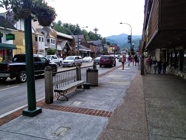 Shops and sidewalks along the Parkway in downtown Gatlinburg