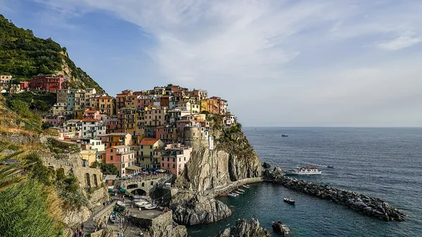Colorful cliffside houses of Manarola in Cinque Terre, Italy
